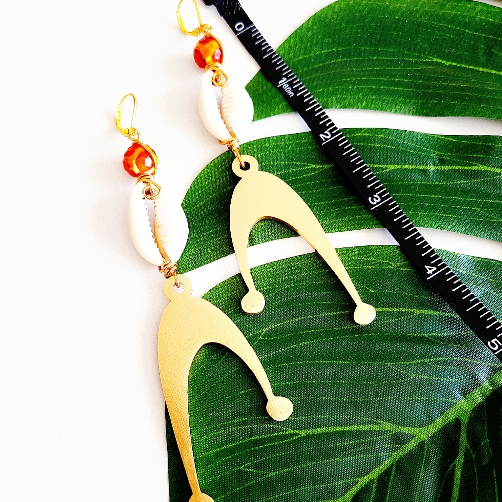 Cowrie Shell Earrings - Picture 3 of 4